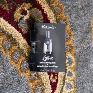 Kat Von D Lock-it setting spray trial